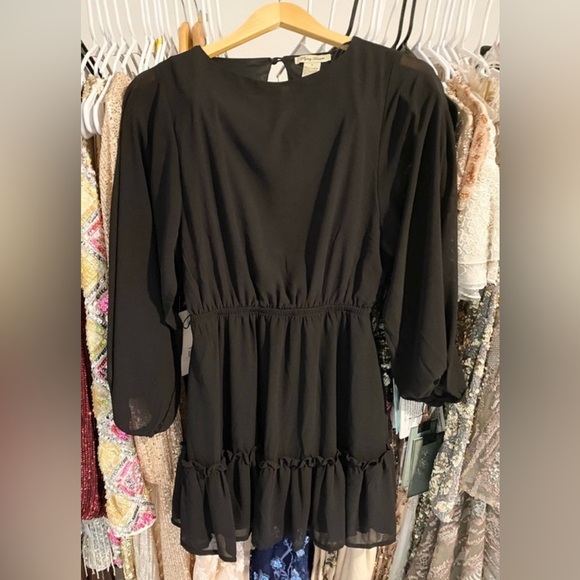 Flying Tomato Dresses & Skirts - Flying Tomato Black Long Sleeve Ruffle Mini Dress Size Small 🖤
